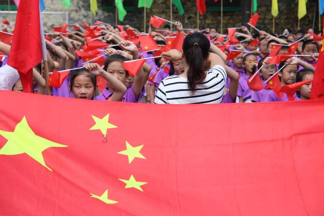 儿童团队寒假出行 有事可打航空热线